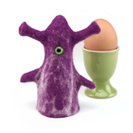 Gefilzter Eierwärmer in Monsteroptik